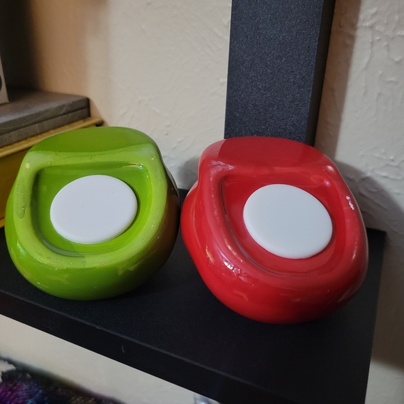 Mario and Luigi Salt & Pepper Shakers - Picture 2 of 3